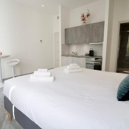 4 Bedrooms 4 Bathrooms Terrace Кан Екстериор снимка