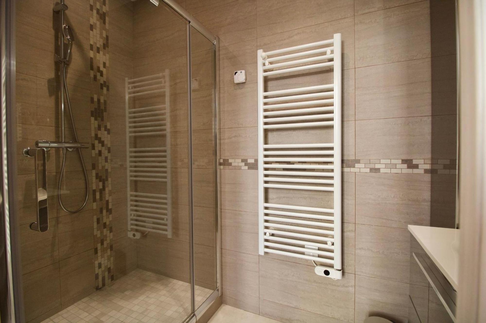 4 Bedrooms 4 Bathrooms Terrace Кан Екстериор снимка