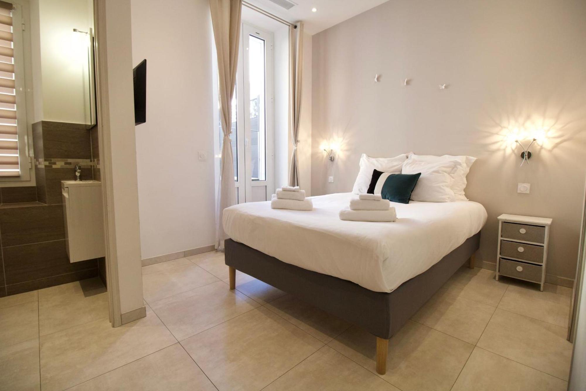 4 Bedrooms 4 Bathrooms Terrace Кан Екстериор снимка