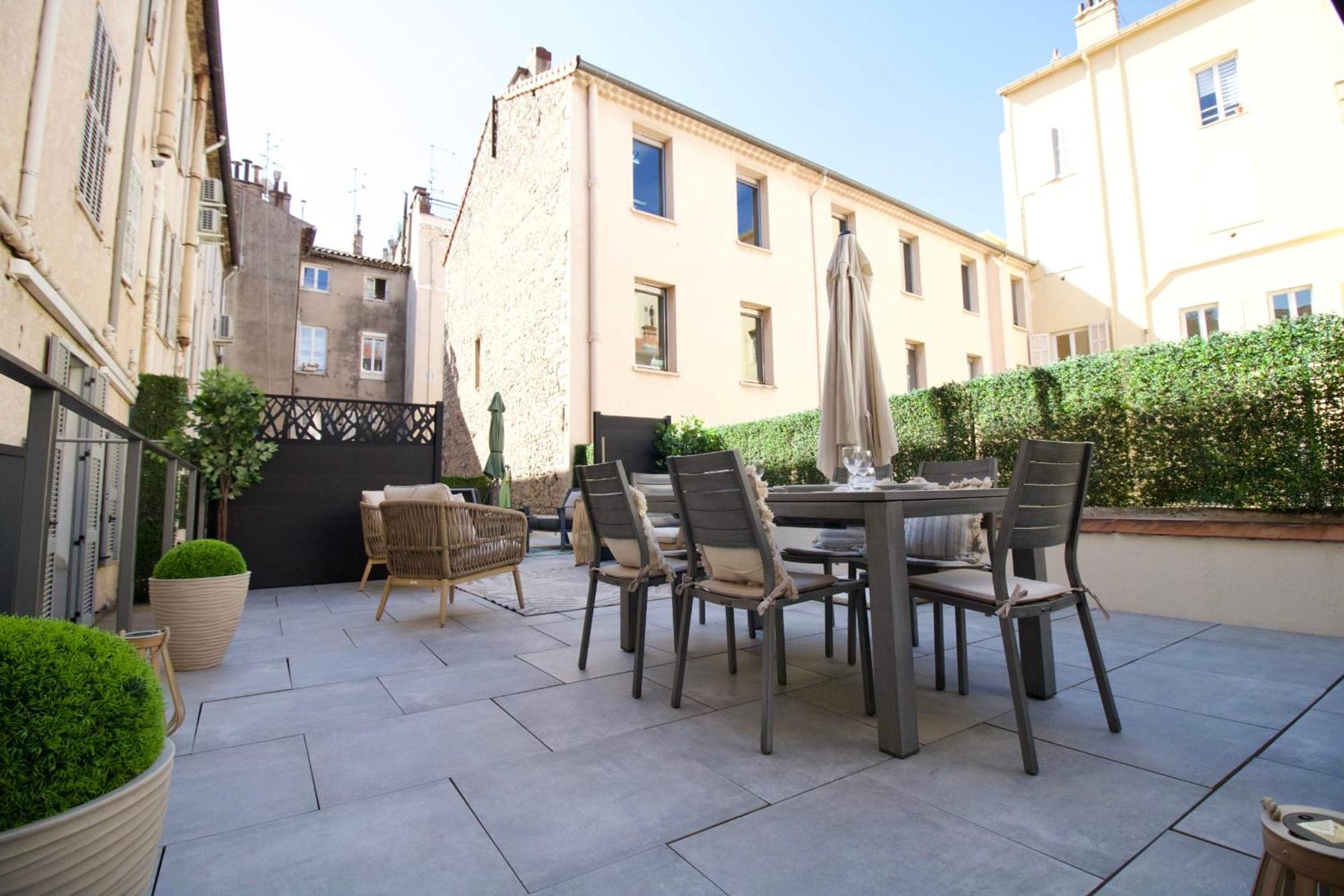 4 Bedrooms 4 Bathrooms Terrace Кан Екстериор снимка