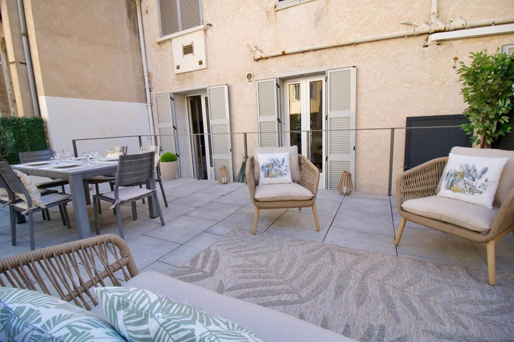 4 Bedrooms 4 Bathrooms Terrace Кан Екстериор снимка