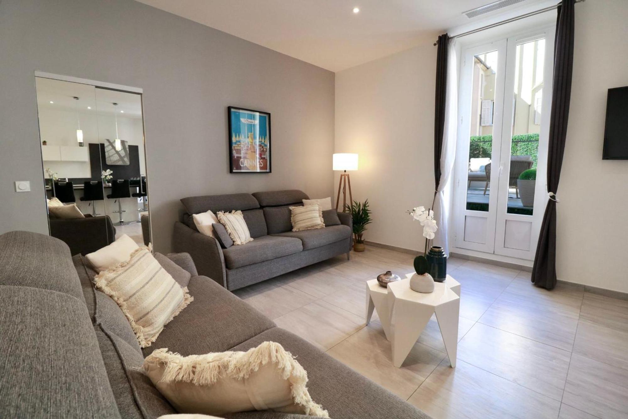 4 Bedrooms 4 Bathrooms Terrace Кан Екстериор снимка
