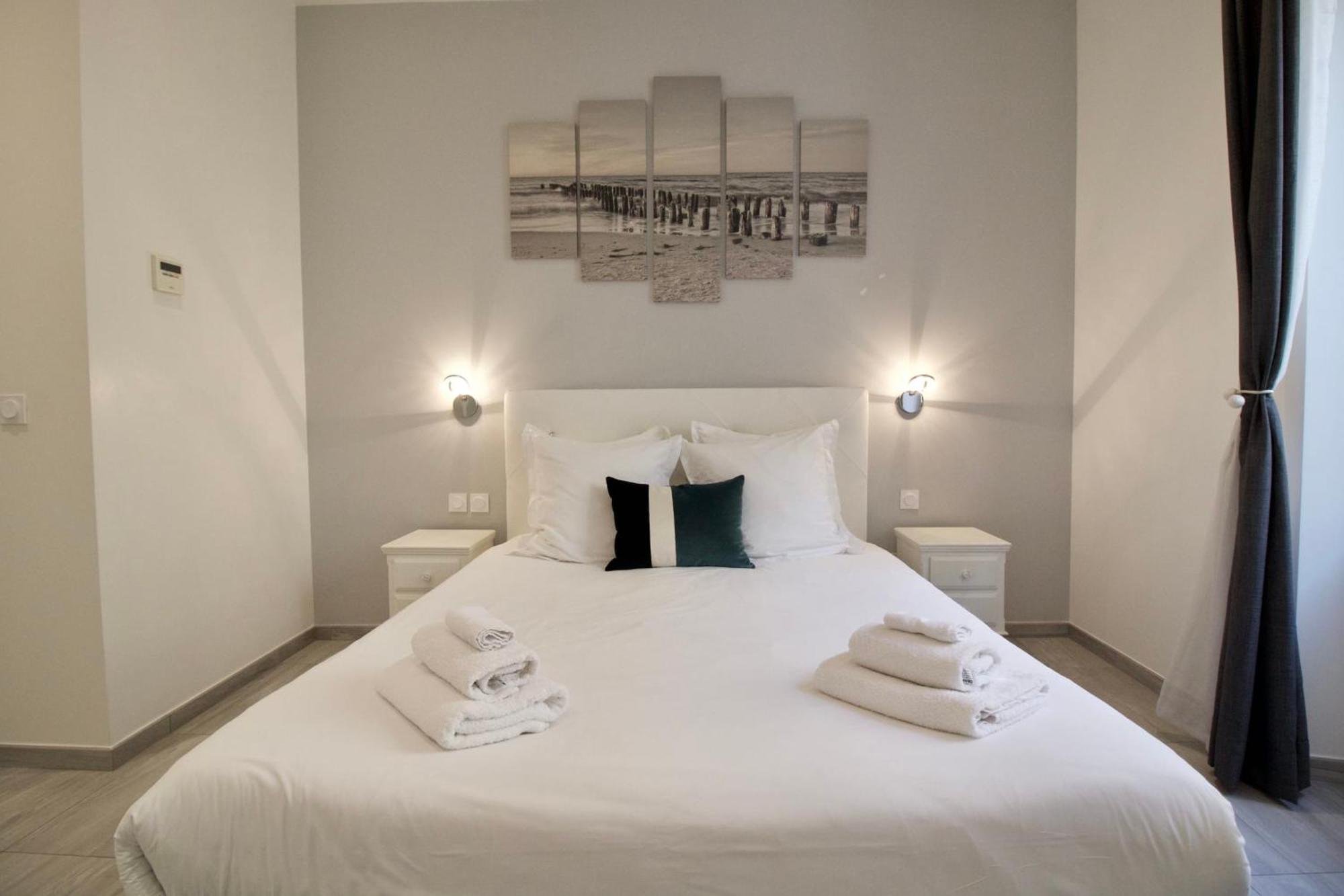 4 Bedrooms 4 Bathrooms Terrace Кан Екстериор снимка